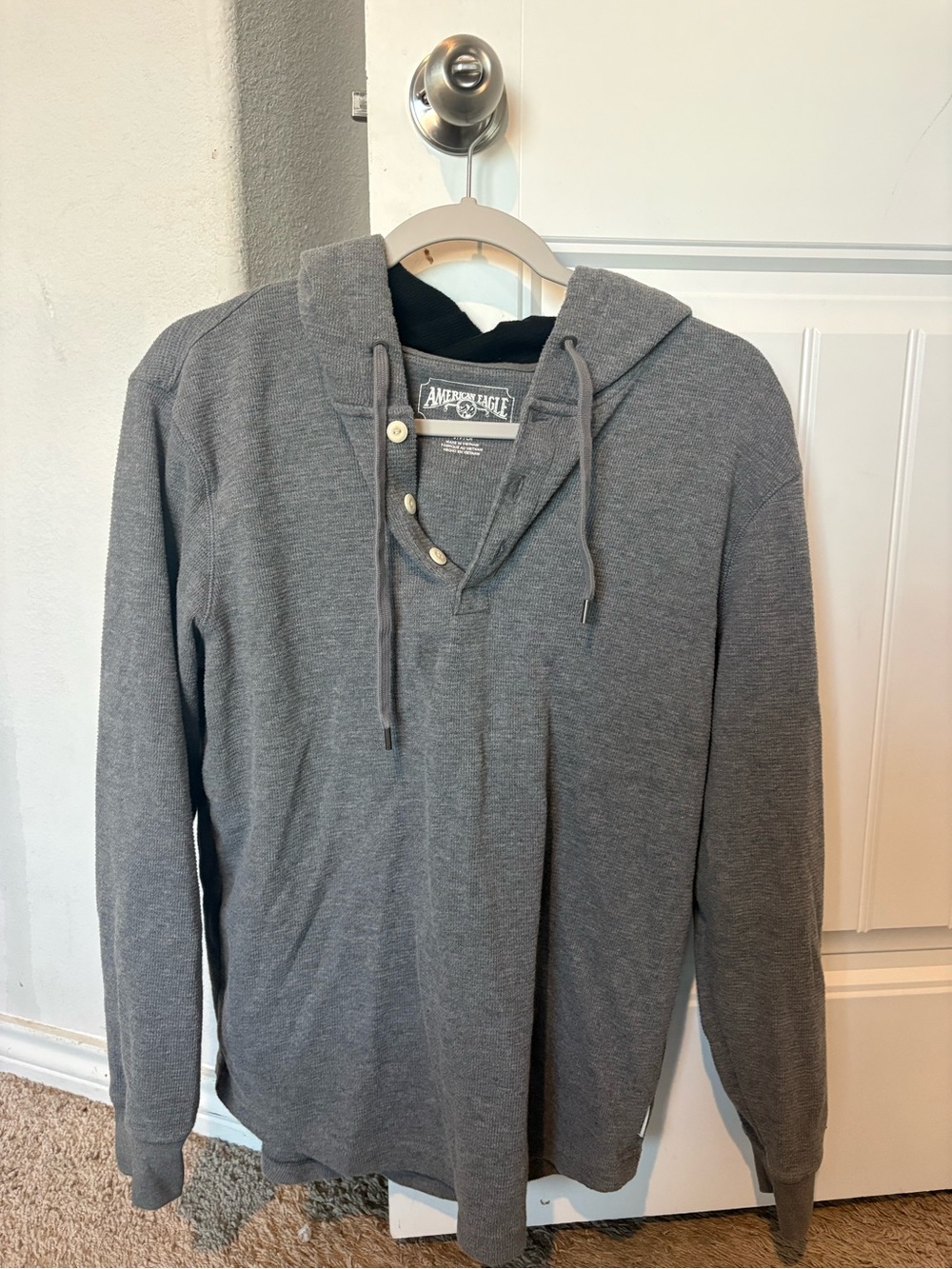 American Eagle Outfitters Men's Gray Hooded Henley Pullover